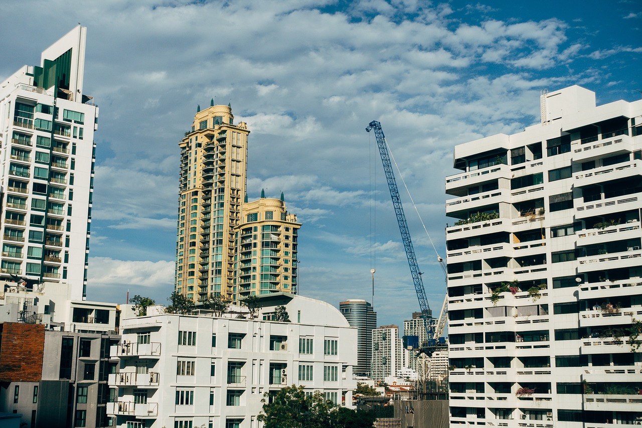erfahren sie alles über gentrifizierung: definition, ursachen, auswirkungen auf stadtteile und gesellschaft sowie aktuelle beispiele und lösungsansätze für eine sozial gerechte stadtentwicklung.